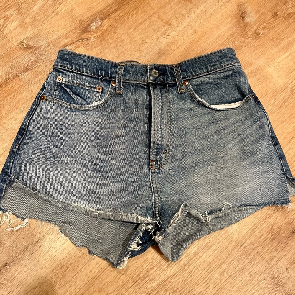 Abercrombie High Rise Mom Jean Short